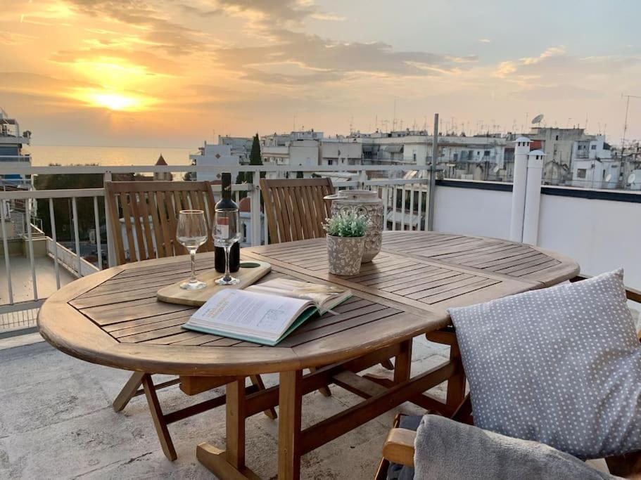 Апартаменты Sea View Sunset Penthouse Салоники Экстерьер фото